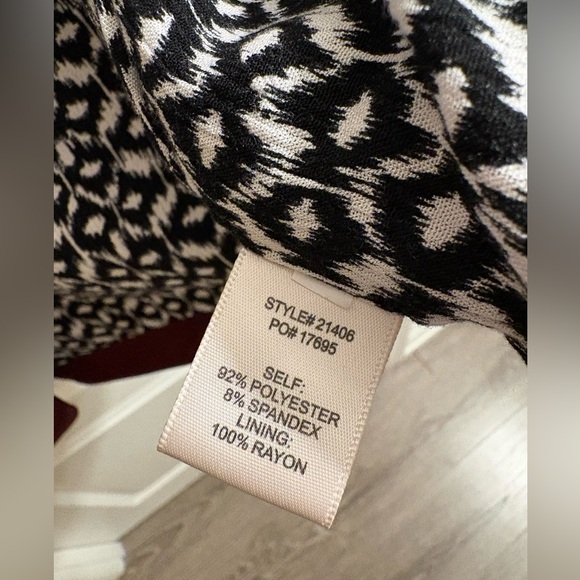 Women’s Skies Are Blue collarless ruched sleeve blazer in deep burgundy size M - Picture 6 of 7